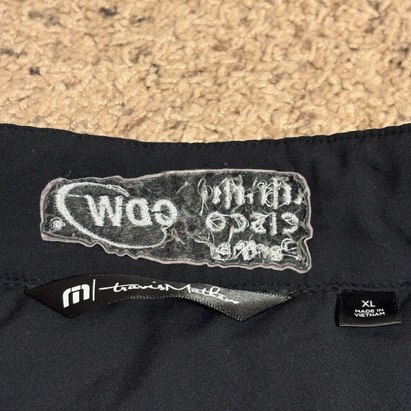 Travis Mathew Black Puffer Vest XL - Picture 6 of 7